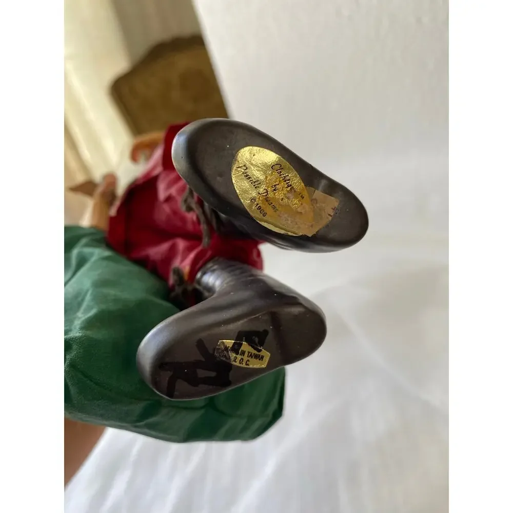 Possible Dreams Clothtique Santa figurine, likely from the Christmas Traditions
